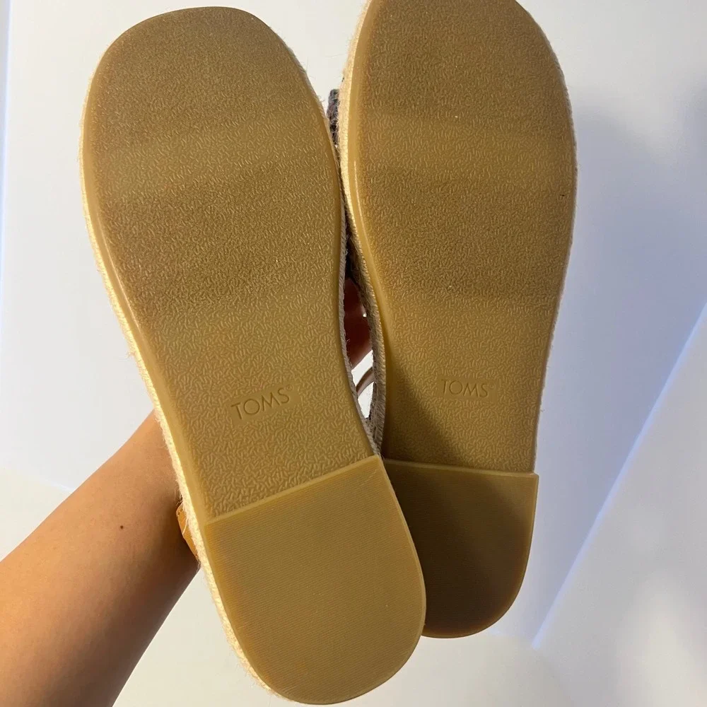 Toms monica platform